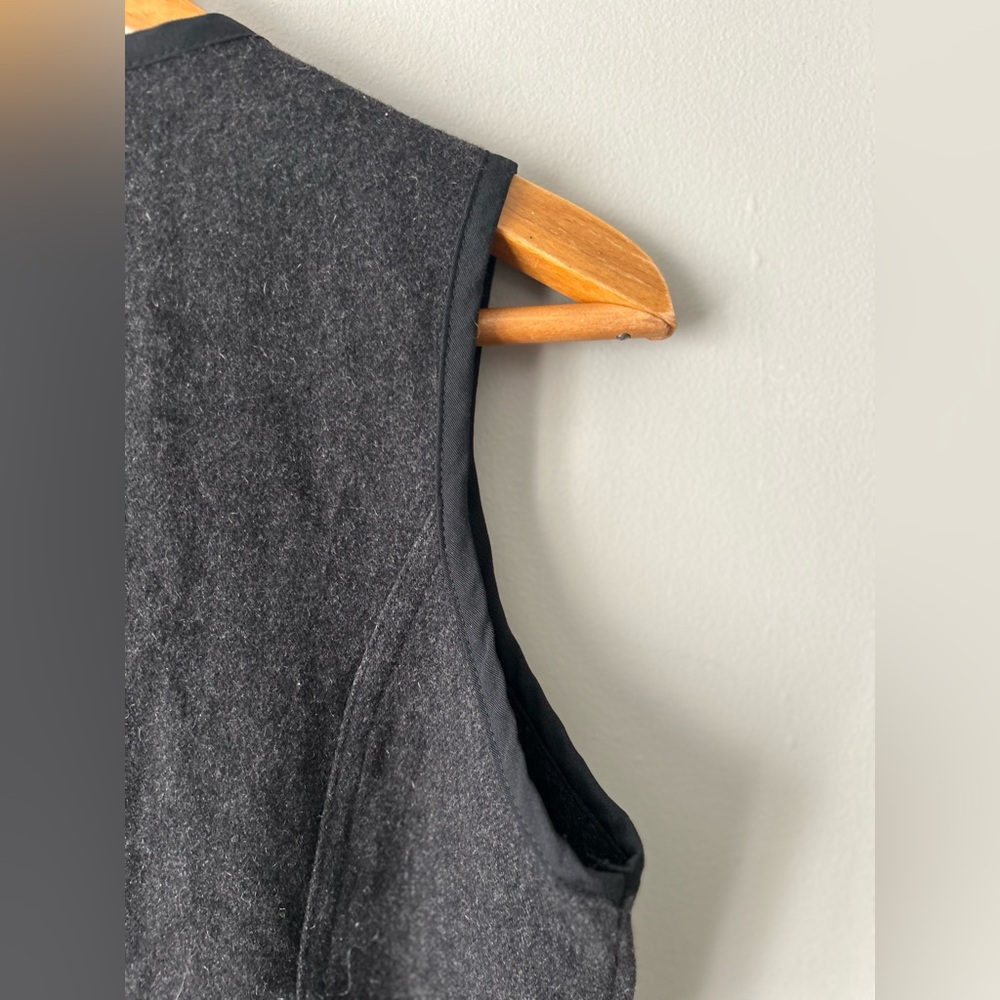 ✌️4 for $20✌️ Gap recycled wool vest - Picture 10 of 11